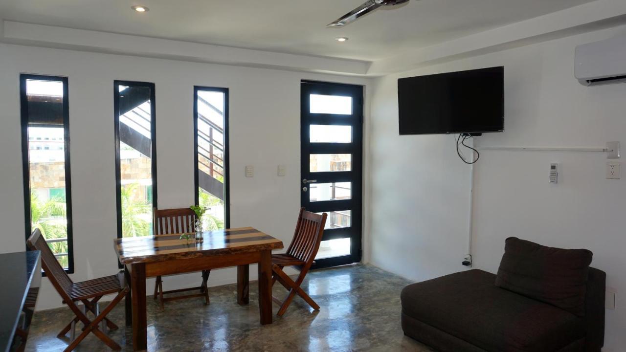 Casa Ticul Hotel Boutique - 5Th Ave (Adults Only) Playa del Carmen Exterior foto A living room with a television