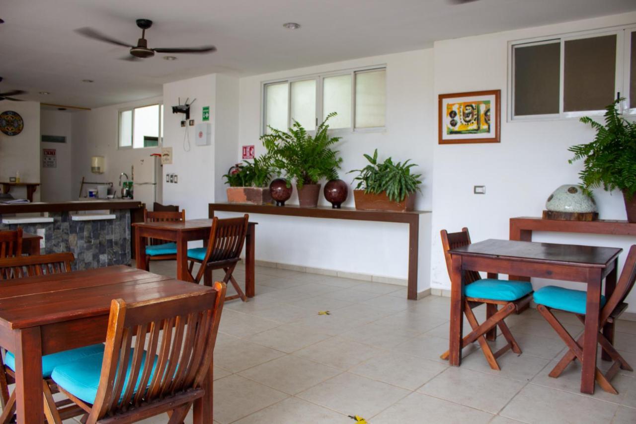 Casa Ticul Hotel Boutique - 5Th Ave (Adults Only) Playa del Carmen Exterior foto The dining room at the hostel